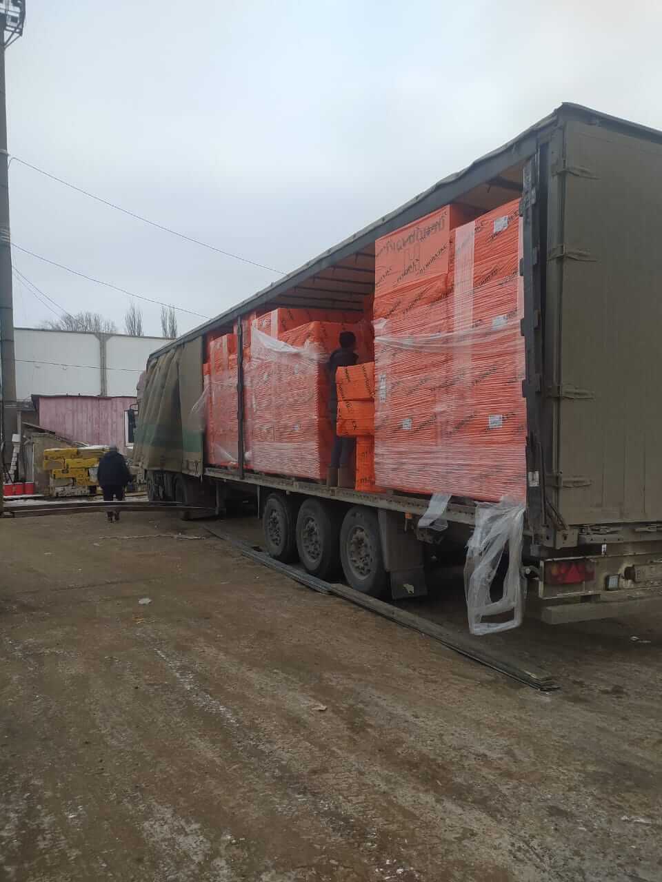 Пополнили остатки полимерной шпаклевки и утеплителя