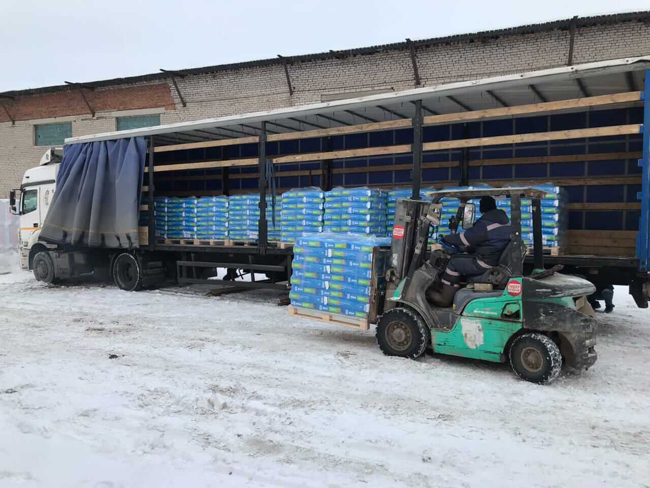Пополнили склад продукцией "Волма"